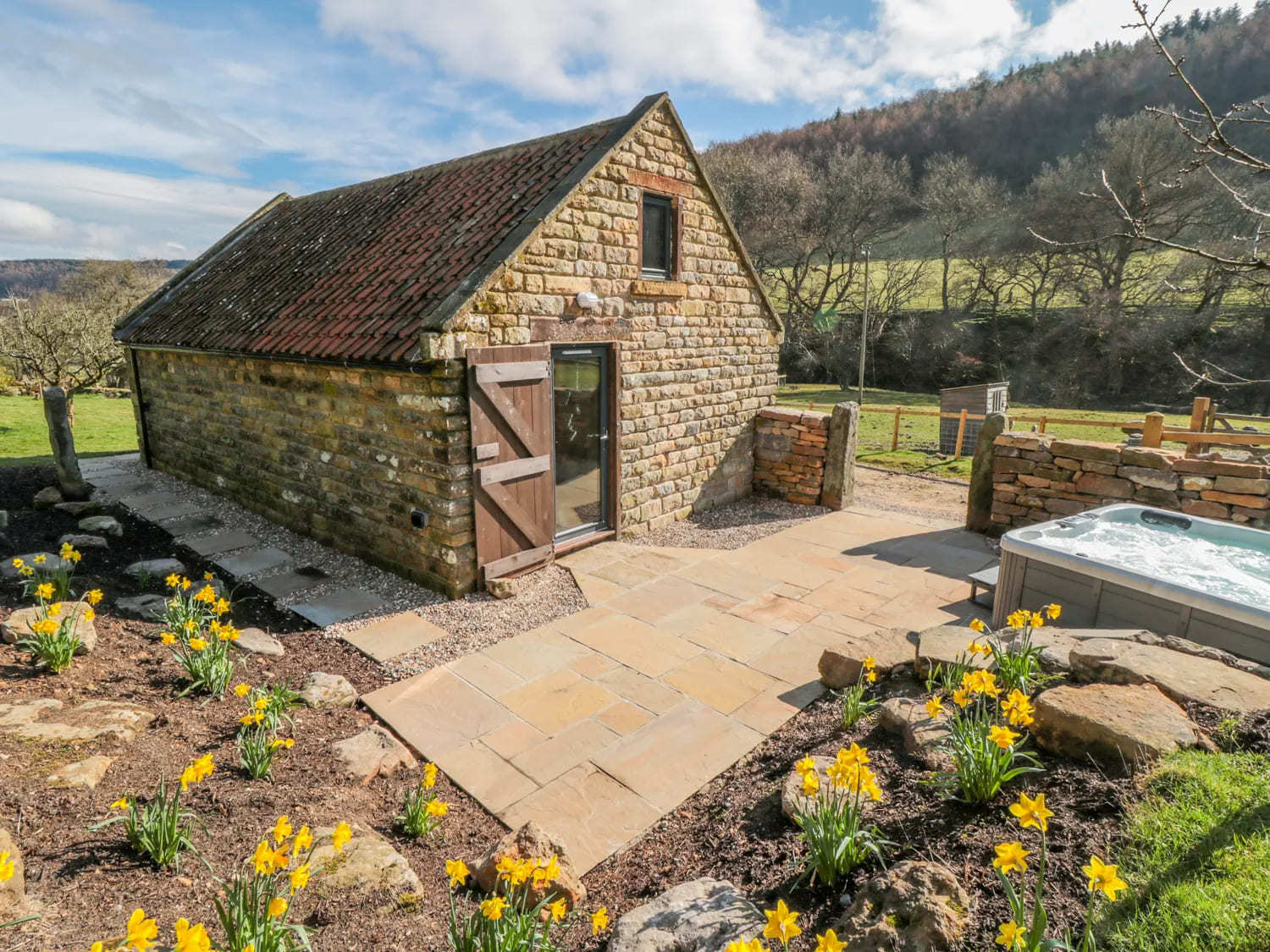 thompson-rigg-barn-romantic-retreat-with-hot-tub